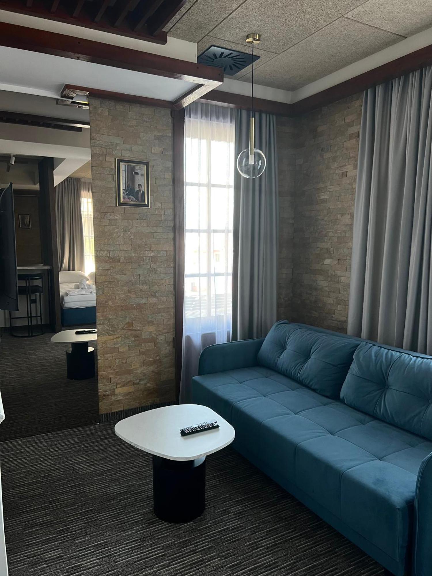 Hotel Zlatni Bor Sokolac  ภายนอก รูปภาพ