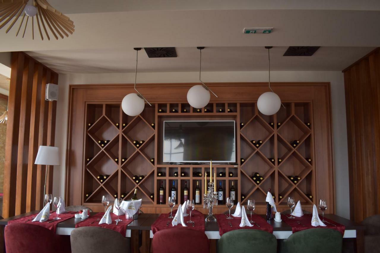 Hotel Zlatni Bor Sokolac  ภายนอก รูปภาพ